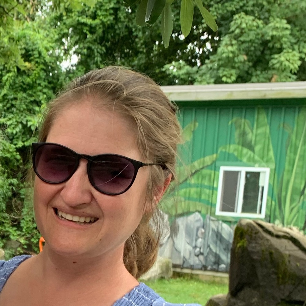 Meet your Posher, Elizabeth